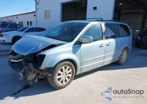 2013 Chrysler Town & Country Touring z USA, uszkodzony, nr VIN 2C4RC1BG4DR792941